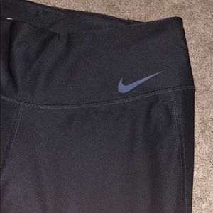 Nike Dri-Fit Cropped Leggings